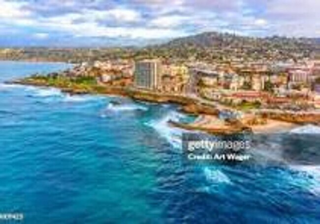 Building Photo - Must See! Beautiful 2 Bed / 2 Bath in La J...