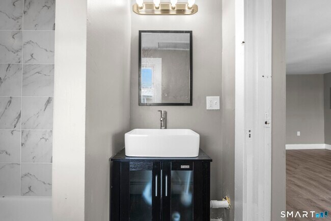 Building Photo - 22 Wolcott St