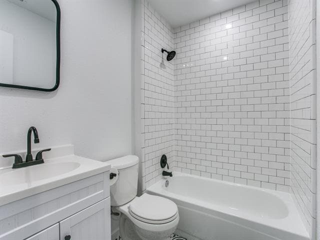 Building Photo - 333 Banyan Dr