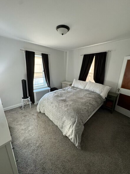 Building Photo - 695 Adams St