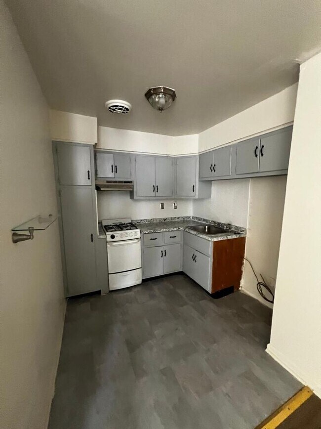 Building Photo - 4039 Balwynne Park Rd