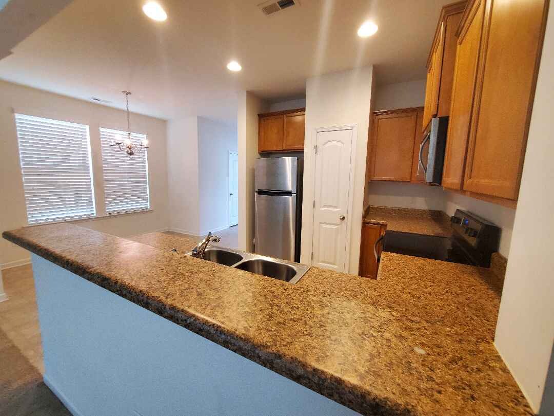 Building Photo - Room in Townhome on Maypearl Ln