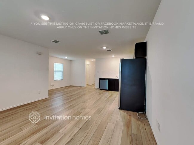 Building Photo - 3202 Crestone Dr