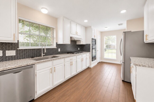 Building Photo - 19002 Timber Way Dr
