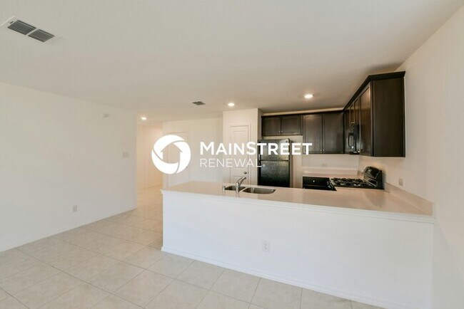 Building Photo - 3 Bedroom Pet-Friendly Home in Fort Worth, TX with Main Street Renewal