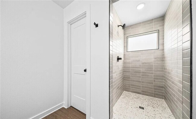 Building Photo - New 2 bedroom 2 bath house/FLEXIBLE LEASE TERM