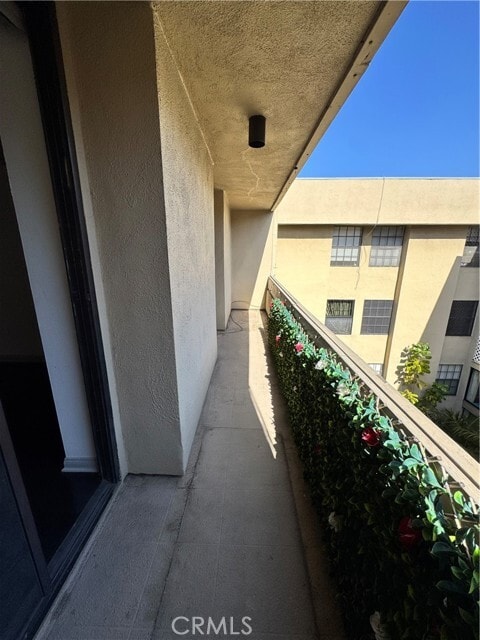 Building Photo - 750 Kings Rd