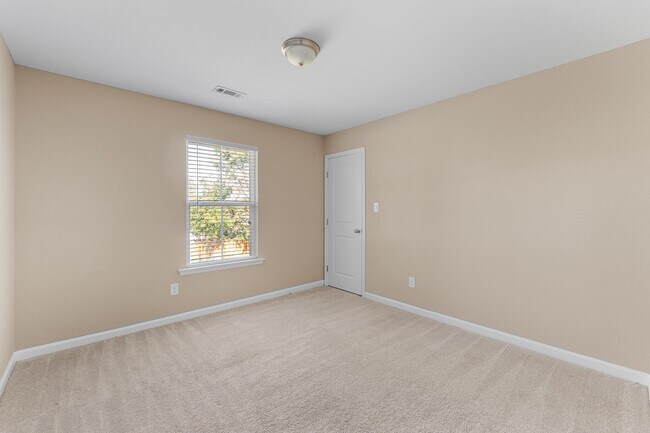 Building Photo - 261 Crown Heights Way