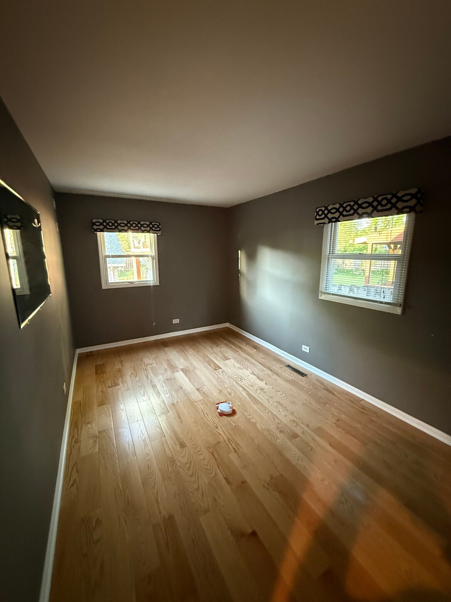 Building Photo - 522 Lilac Ct