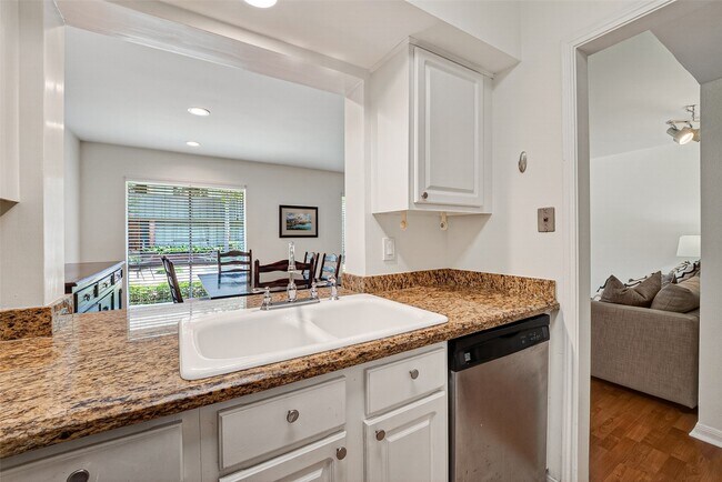 Building Photo - 6466 Bayou Glen Rd