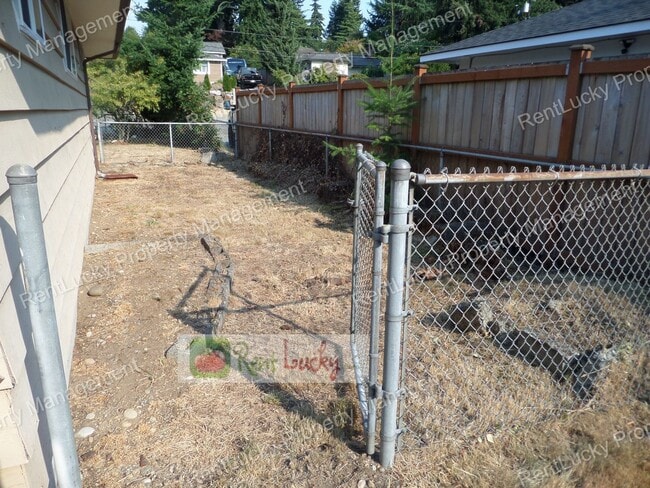 Building Photo - 19541 3rd Ave S
