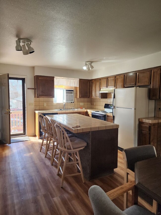 Building Photo - Unit F1 Parowan Condo
