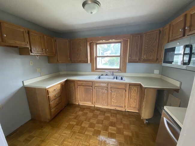 Building Photo - 292 11th St