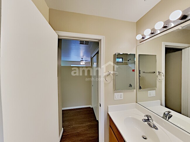 Building Photo - 16603 W Paradise Lane