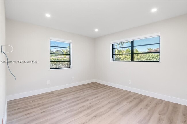 Building Photo - 8421 SW 27th Terrace