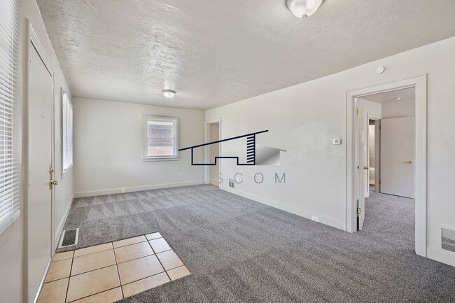 Building Photo - Ogden 2 Bedroom, 1 Bathroom!