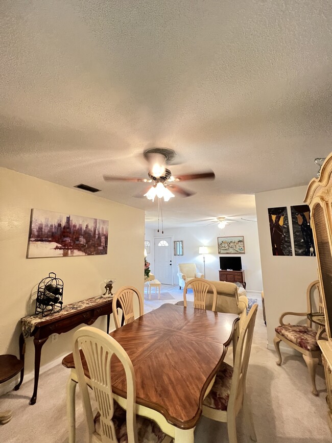 Dining Room - 333 SE Martin Ave