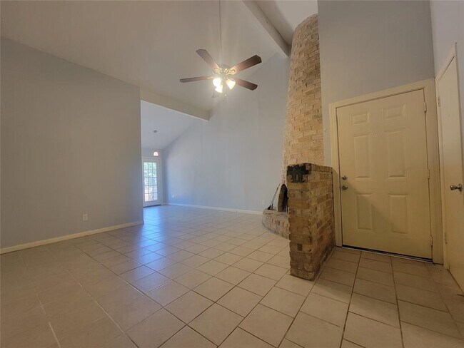 Building Photo - 1304 Glenda Dr