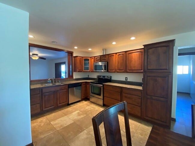 Building Photo - 1733 E Campus Dr