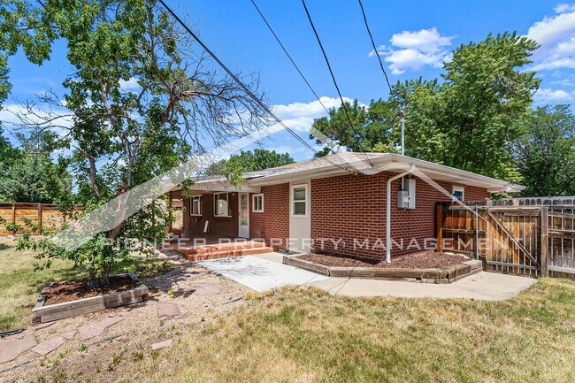Building Photo - Spacious Home with Fenced Yard and Central AC