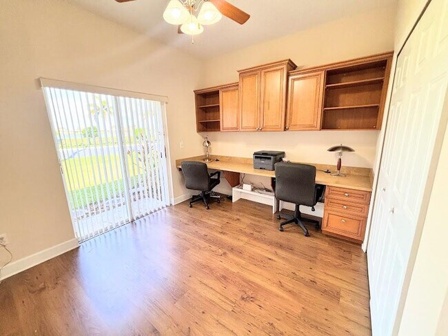 Building Photo - 204 River Walk