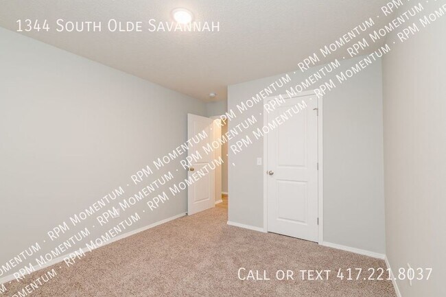 Building Photo - 1344 S Olde Savannah Ave