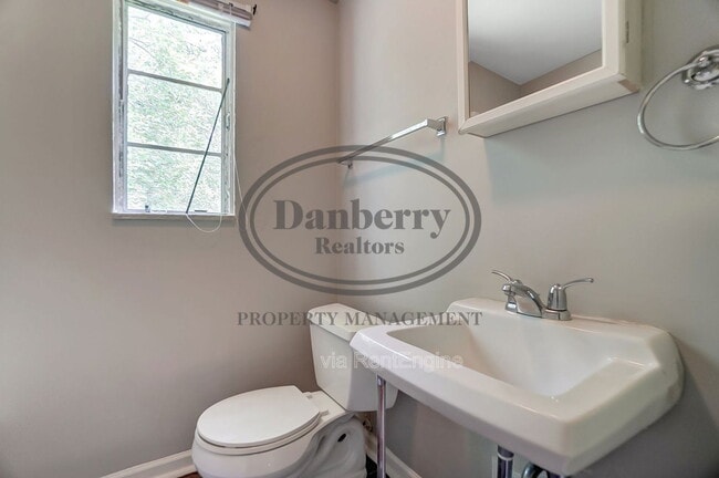 Building Photo - 1115 Secor Rd