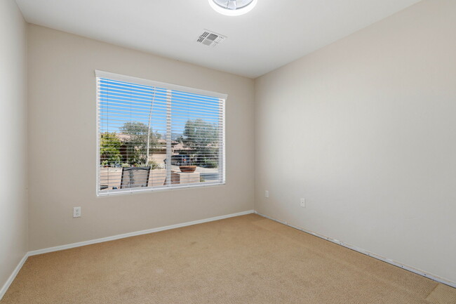 Building Photo - 39116 Quick Trot Dr