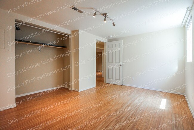 Building Photo - 5905 NE 30th Ave