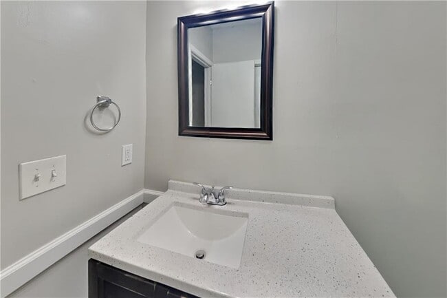 Building Photo - 4741 Nutmeg Way SW