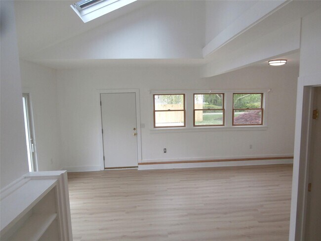 Building Photo - 22950 Main Rd