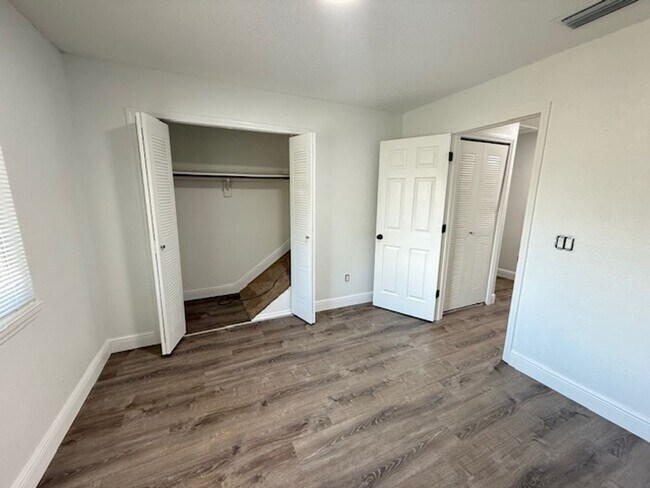 Building Photo - 133 Garden Dr