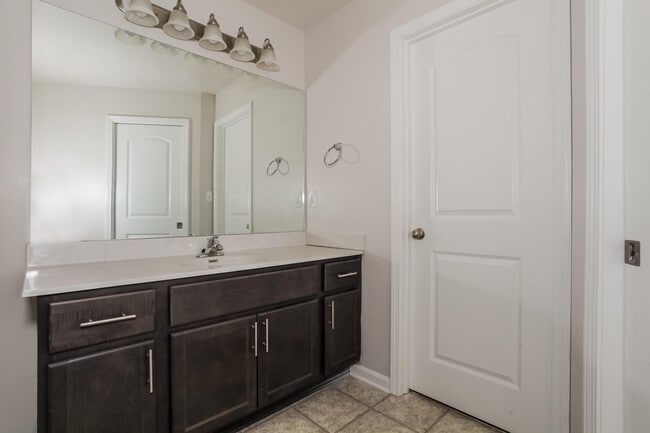 Building Photo - 2204 Walcot Way