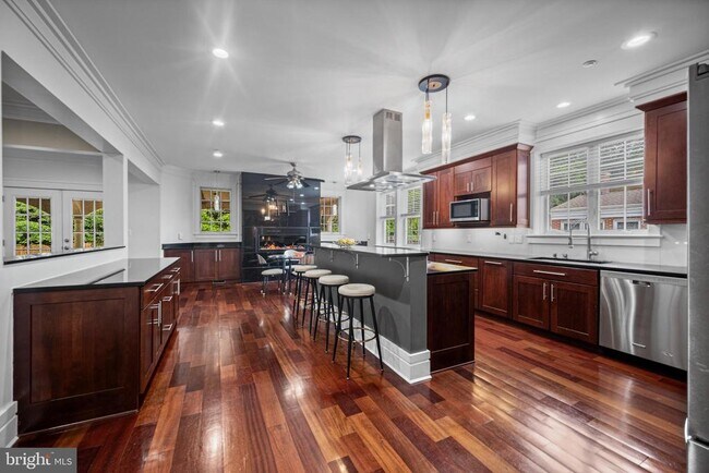 Building Photo - 9715 Singleton Dr