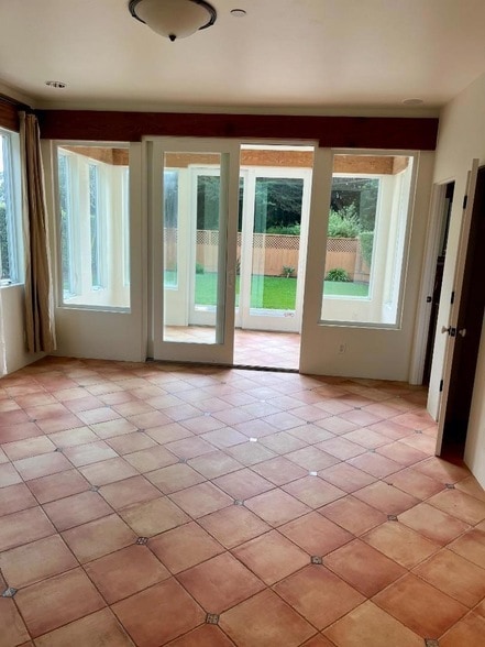 Building Photo - 445 Purisima Way