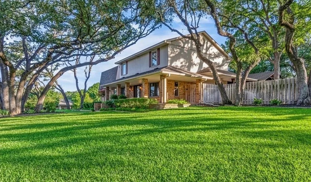 Building Photo - 3069 Summit Dr