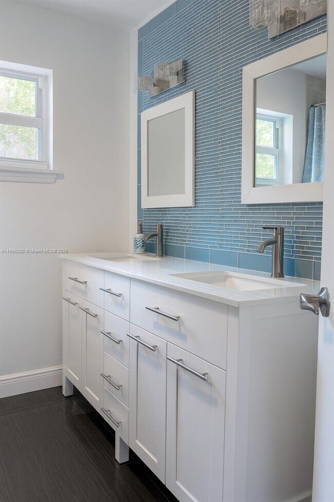 Building Photo - 690 NW 68th Ave