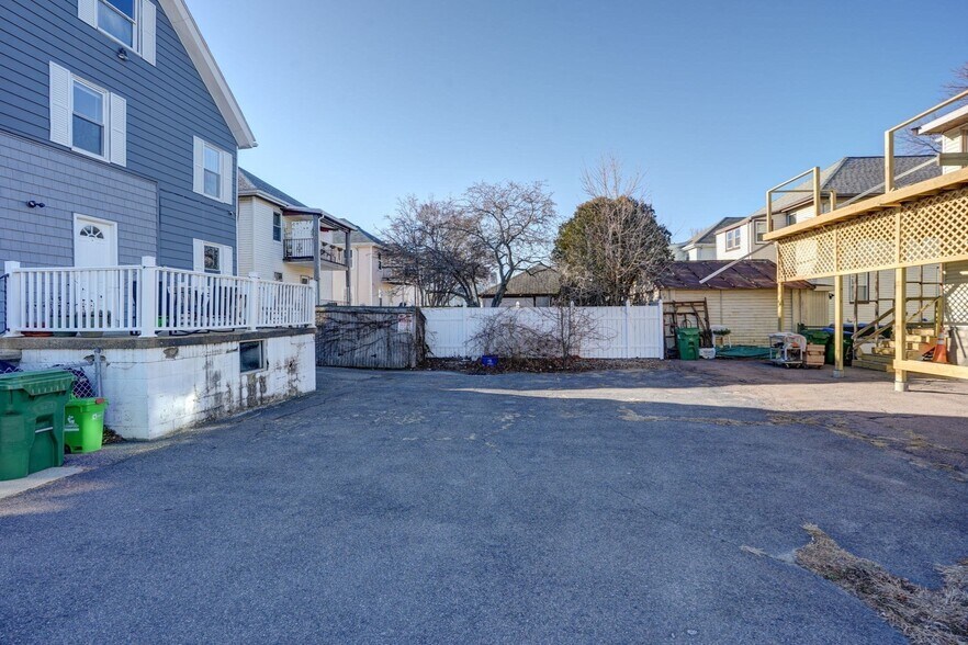 Building Photo - 77 2nd St