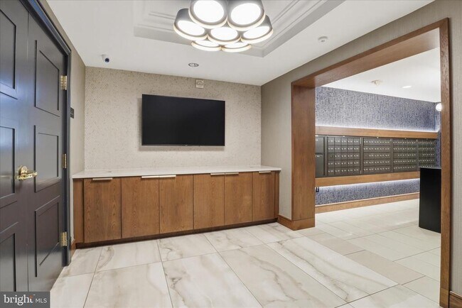 Building Photo - 631 D St NW