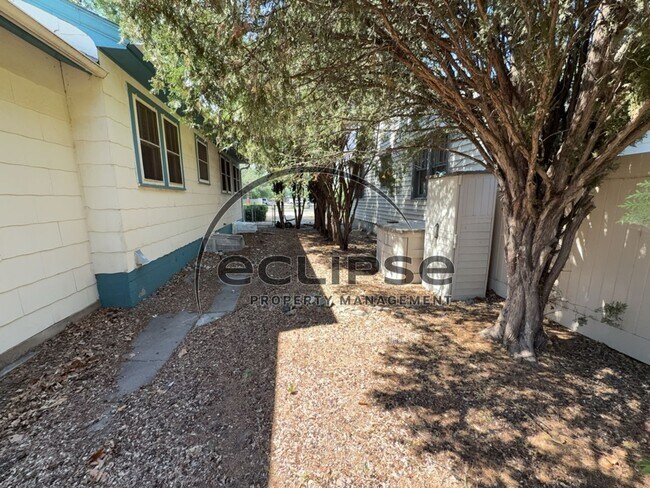 Building Photo - 1250 Orchard Ave