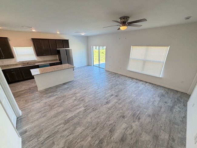 Building Photo - 2810 Felda Ave