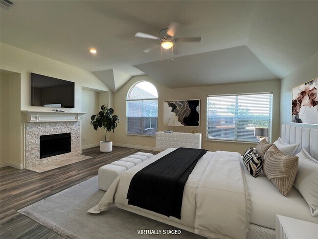 Building Photo - 9705 Hickory St