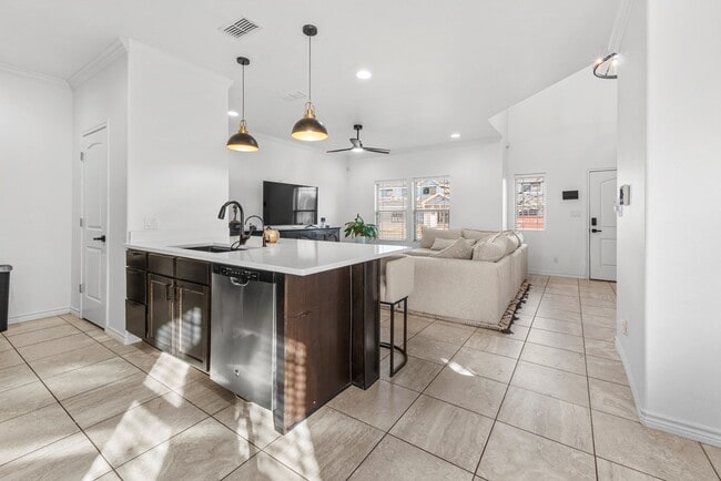 Building Photo - 201 Old Course Rd