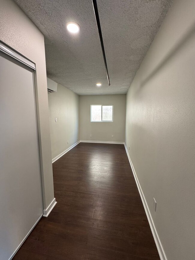 Building Photo - Newly Renovated 1bedroom in Harbor City - ...