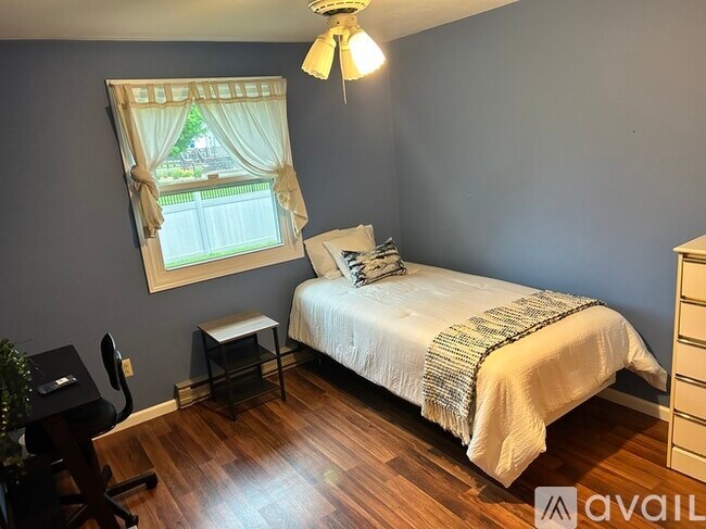 Building Photo - 3704 Allen Dr