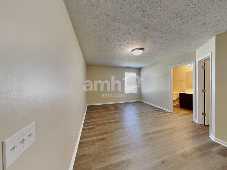 Building Photo - 2266 Boneset Dr