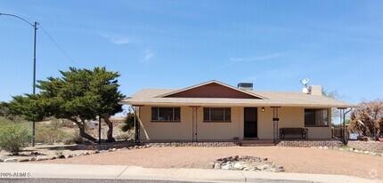 Building Photo - 895 S Yaqui Dr