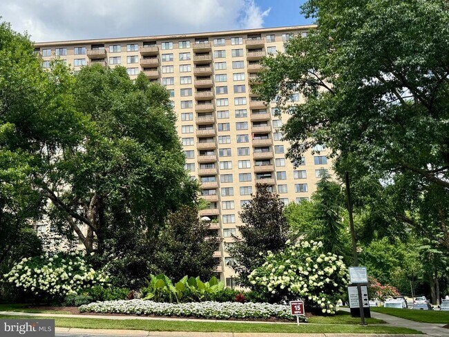 Building Photo - 5225 Pooks Hill Rd
