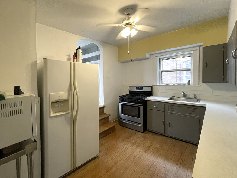 Kitchen - 7318 Amherst Ave