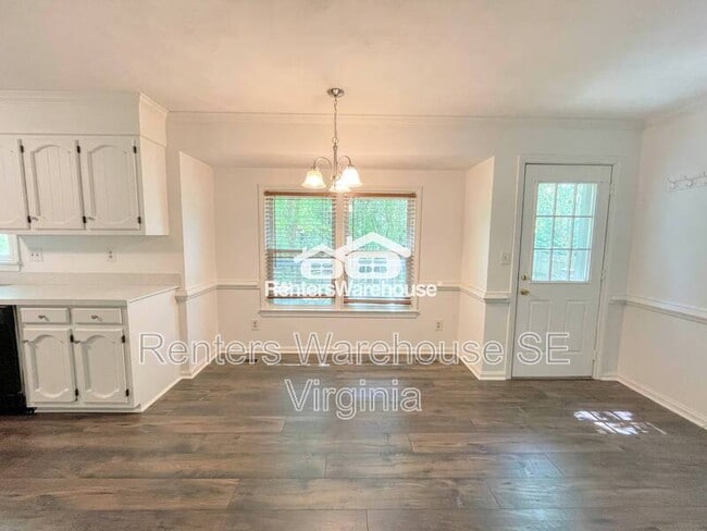 Building Photo - 411 Linkenborough Dr